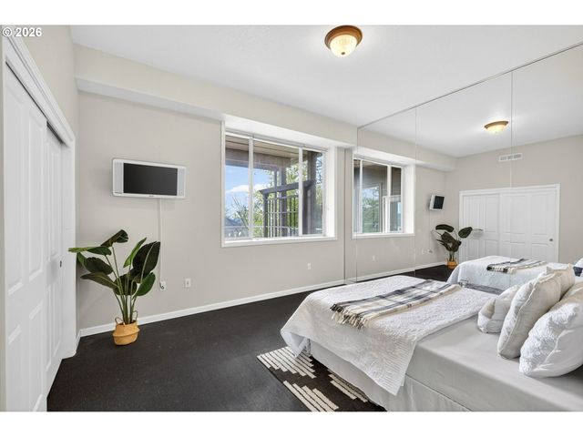 1970 HALL St, West Linn, OR 97068