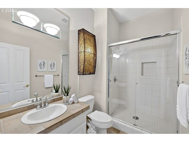 1970 HALL St, West Linn, OR 97068