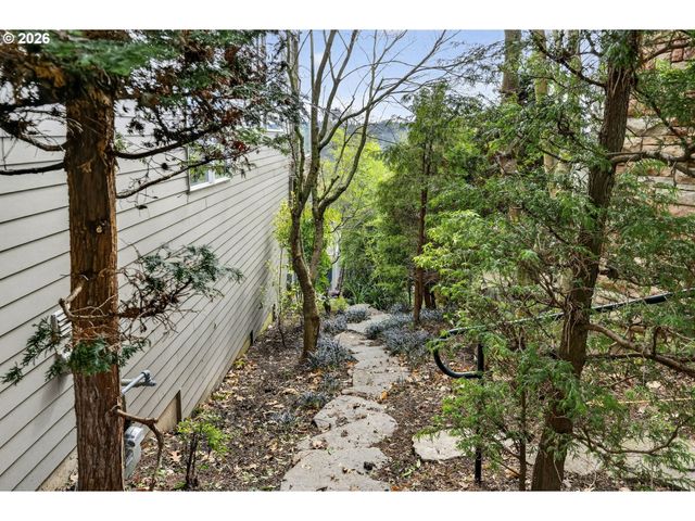 1970 HALL St, West Linn, OR 97068