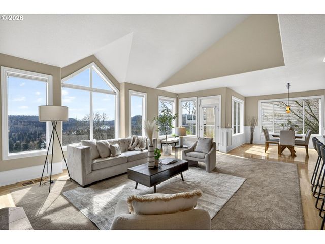 1970 HALL St, West Linn, OR 97068