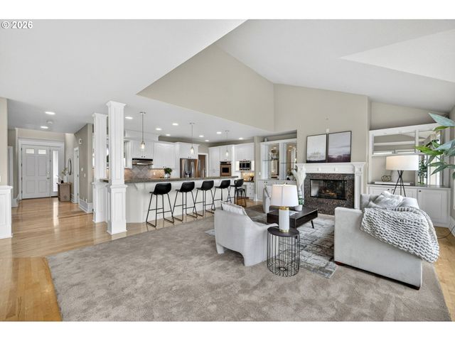 1970 HALL St, West Linn, OR 97068