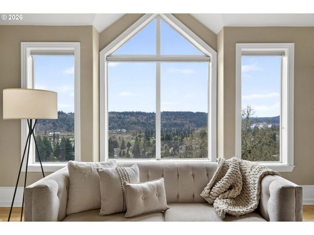 1970 HALL St, West Linn, OR 97068