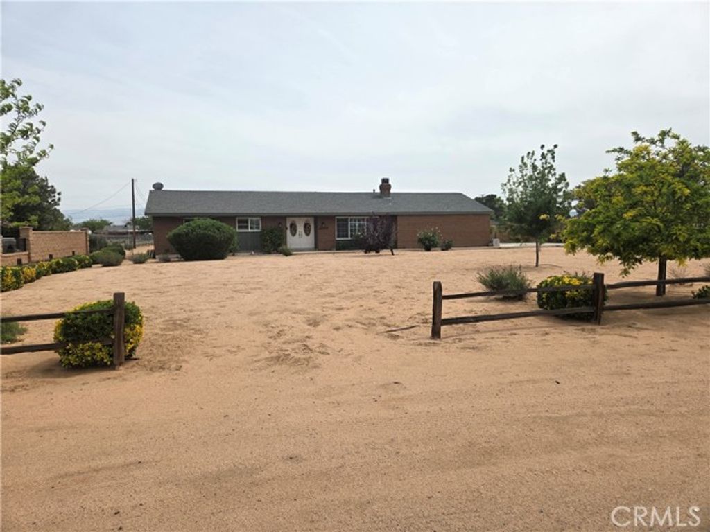 13955 IROQUOIS Road, Apple Valley, CA 92307
