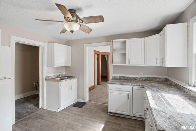 1222 PERSHING Avenue, Davenport, IA 52803