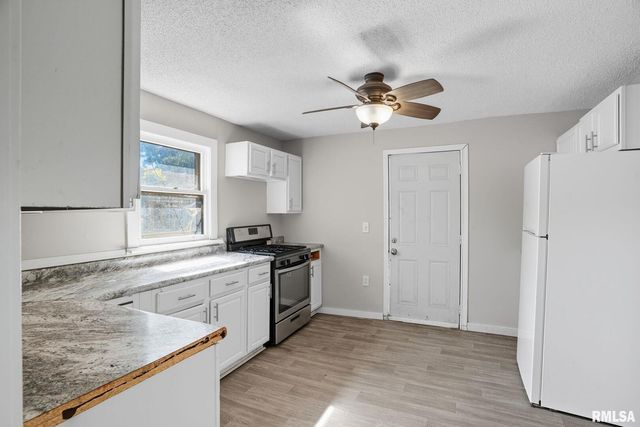 1222 PERSHING Avenue, Davenport, IA 52803