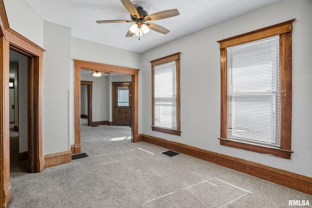 1222 PERSHING Avenue, Davenport, IA 52803