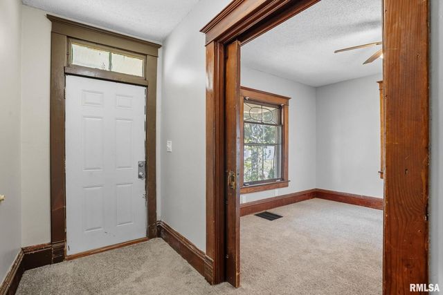 1222 PERSHING Avenue, Davenport, IA 52803