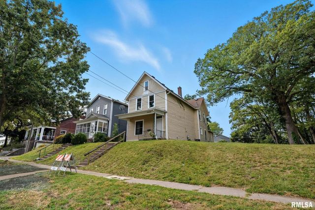 1222 PERSHING Avenue, Davenport, IA 52803