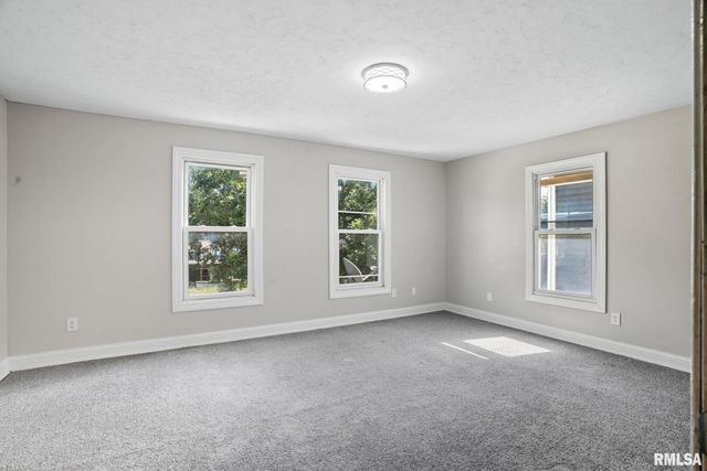 1222 PERSHING Avenue, Davenport, IA 52803