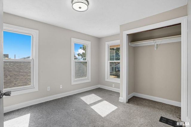 1222 PERSHING Avenue, Davenport, IA 52803