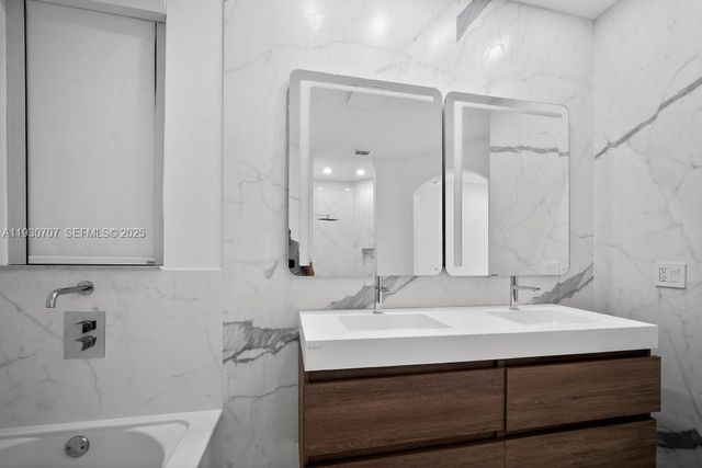 11321 NW 79th Ln, Doral, FL 33178