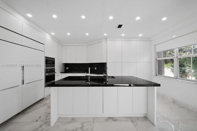 11321 NW 79th Ln, Doral, FL 33178