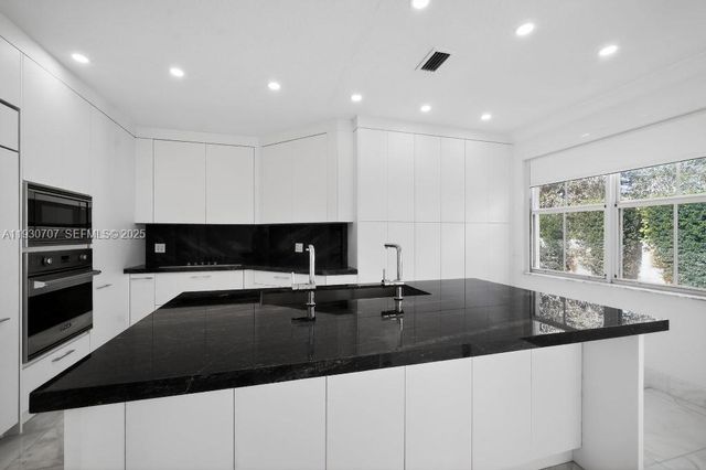 11321 NW 79th Ln, Doral, FL 33178