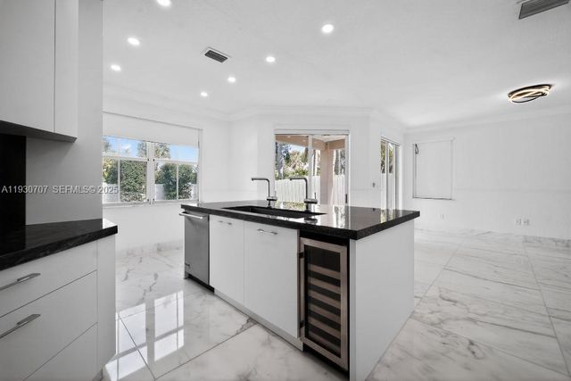 11321 NW 79th Ln, Doral, FL 33178