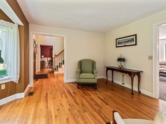9 Tower Hill Rd, Oxford, MA 01540