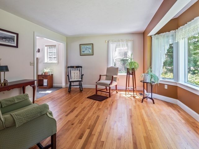 9 Tower Hill Rd, Oxford, MA 01540