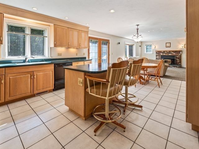 9 Tower Hill Rd, Oxford, MA 01540