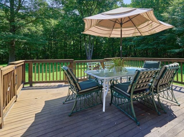 9 Tower Hill Rd, Oxford, MA 01540