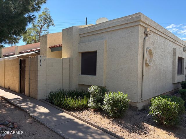 3207 W LOMA Lane 1, Phoenix, AZ 85051
