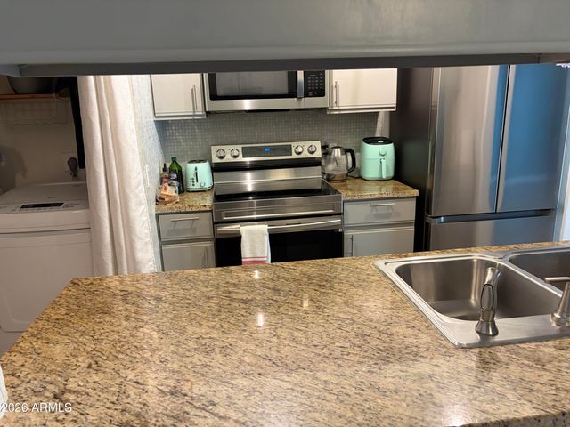 3207 W LOMA Lane 1, Phoenix, AZ 85051