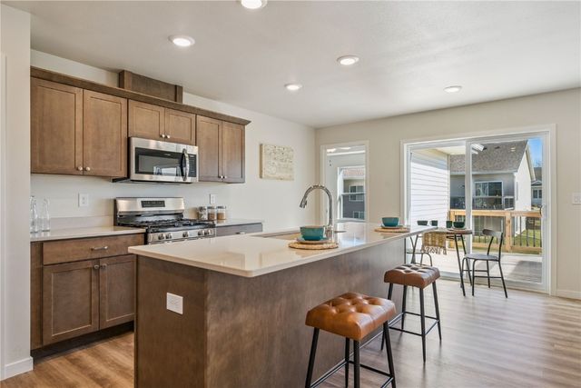 7104 Waterview Drive SW, Cedar Rapids, IA 52404