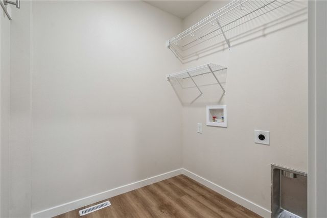 7104 Waterview Drive SW, Cedar Rapids, IA 52404