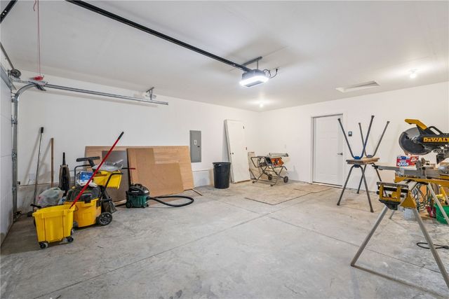 7104 Waterview Drive SW, Cedar Rapids, IA 52404