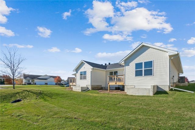 7104 Waterview Drive SW, Cedar Rapids, IA 52404