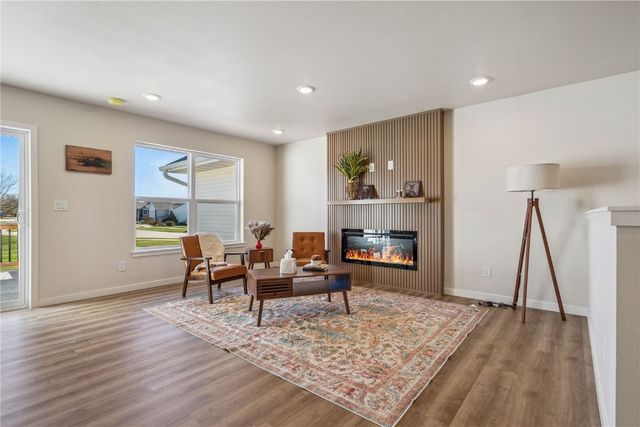 7104 Waterview Drive SW, Cedar Rapids, IA 52404