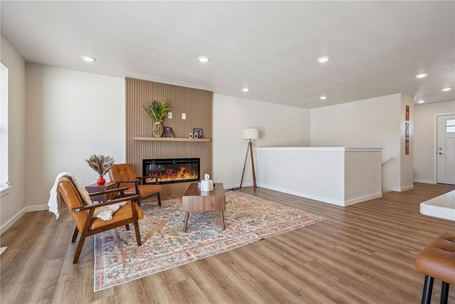 7104 Waterview Drive SW, Cedar Rapids, IA 52404