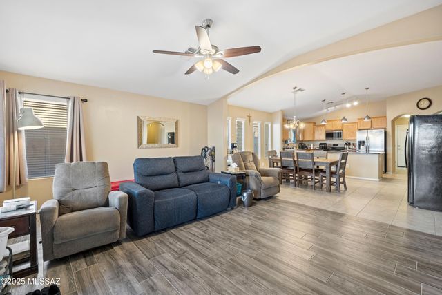 8290 W Melanitta Drive, Tucson, AZ 85757