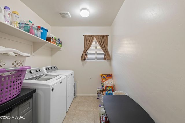 8290 W Melanitta Drive, Tucson, AZ 85757