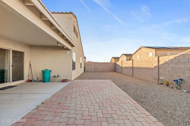 8290 W Melanitta Drive, Tucson, AZ 85757