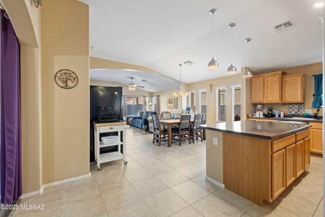 8290 W Melanitta Drive, Tucson, AZ 85757