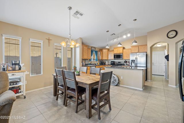 8290 W Melanitta Drive, Tucson, AZ 85757