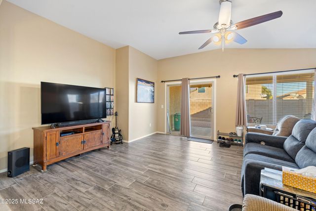 8290 W Melanitta Drive, Tucson, AZ 85757