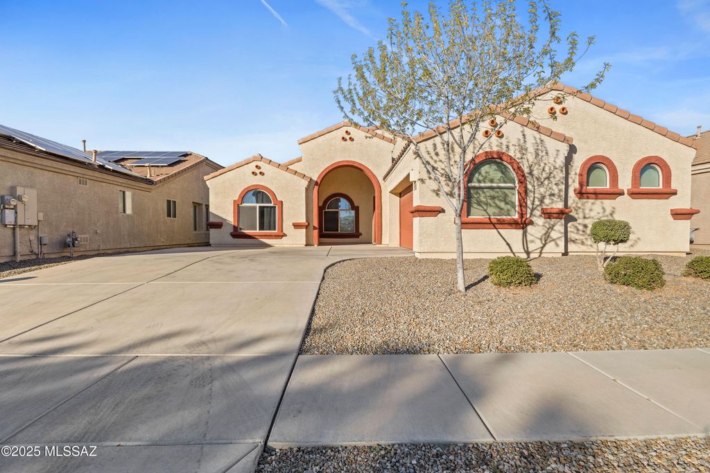 8290 W Melanitta Drive, Tucson, AZ 85757