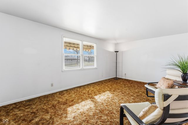 2940 Taylor Road, Columbus, IN 47203