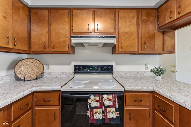 2940 Taylor Road, Columbus, IN 47203