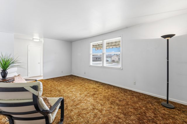 2940 Taylor Road, Columbus, IN 47203