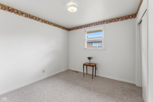 2940 Taylor Road, Columbus, IN 47203