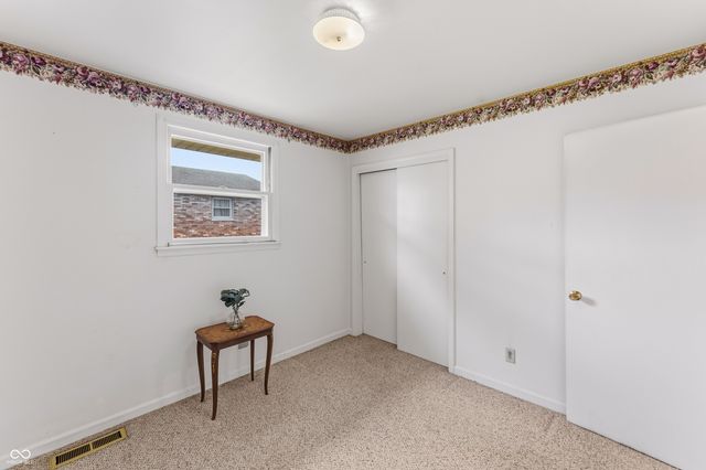 2940 Taylor Road, Columbus, IN 47203