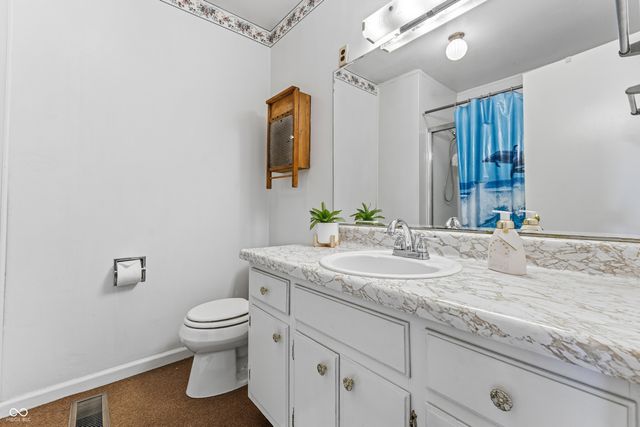 2940 Taylor Road, Columbus, IN 47203