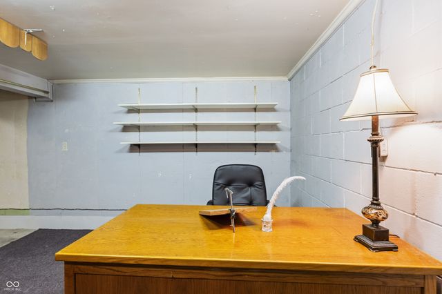 2940 Taylor Road, Columbus, IN 47203