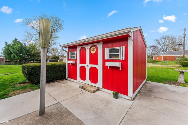 2940 Taylor Road, Columbus, IN 47203