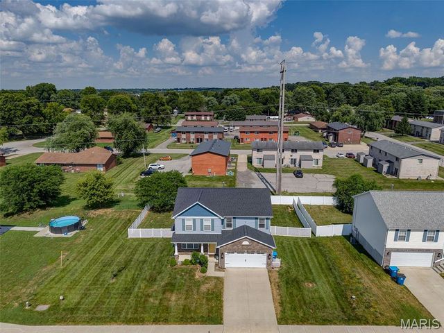 318 Ganim Drive, Shiloh, IL 62221