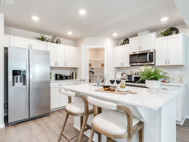 17737 Se Quarry Dr, Vancouver, WA 98683