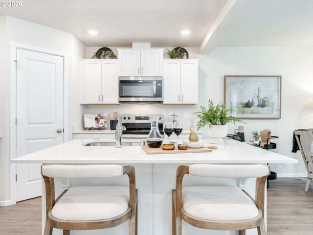 17737 Se Quarry Dr, Vancouver, WA 98683