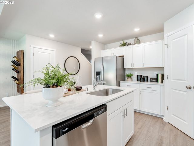 17737 Se Quarry Dr, Vancouver, WA 98683