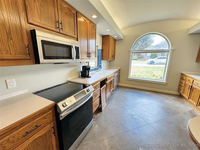 905 Shelley Circle, Tahlequah, OK 74464